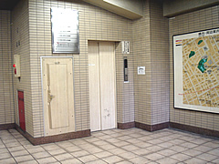 �`�T�o���t�߃G���x�[�^�[